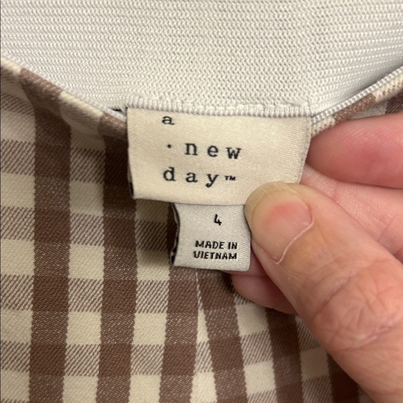 A New Day Women Gingham Checkered Brown Pull Up Pants Size 4 - Picture 2 of 3